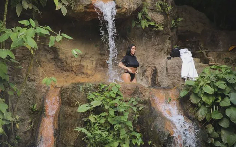 Where did Kim Kardashian stay in Costa Rica?